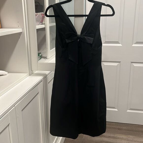 J. CREW Black Bow Back Sheath V-Neck Mini Dress, Size 2 - Picture 5 of 11